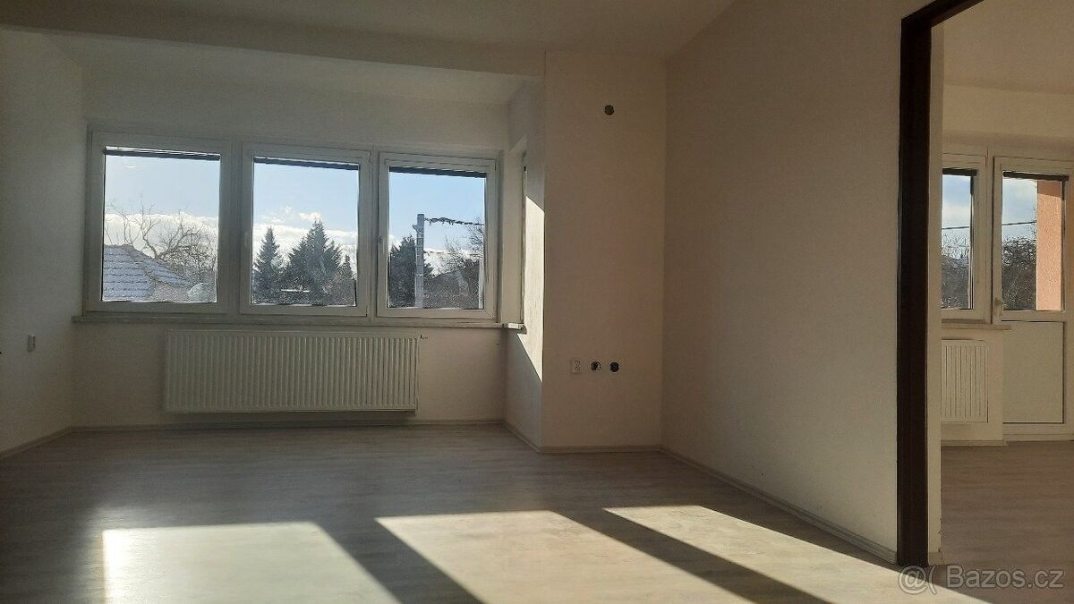 3+1, Ochoz u Brna, 664 02, 80 m²