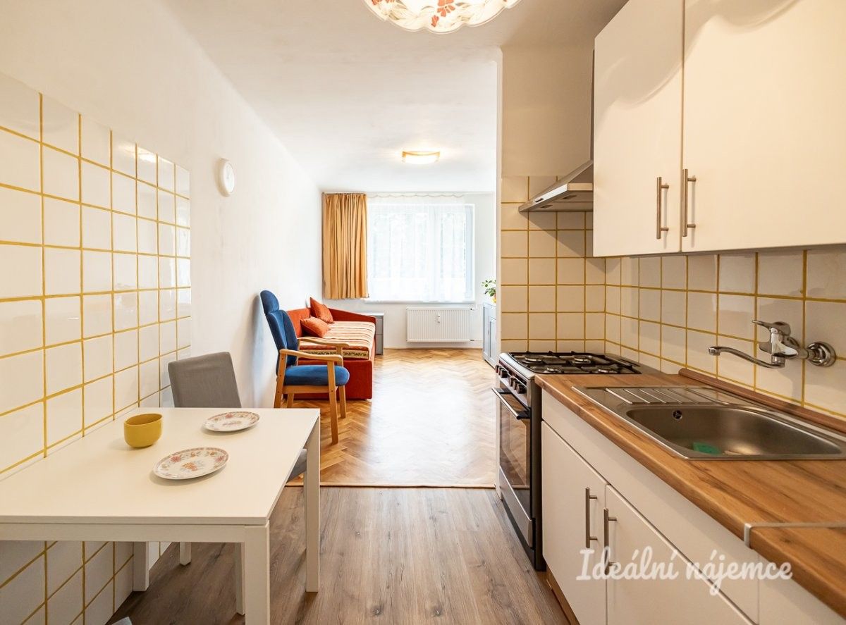 2+kk, U plynárny, Praha, 38 m²