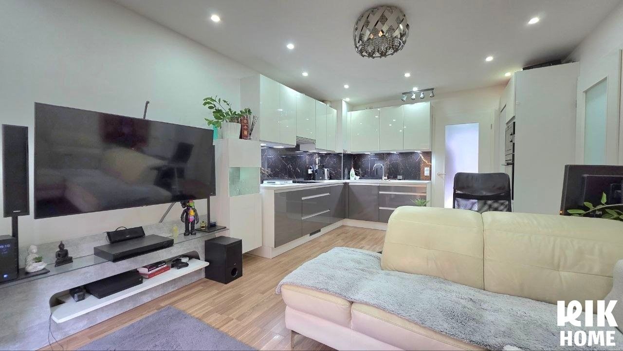 3+kk, Novovysočanská, Praha, 66 m²