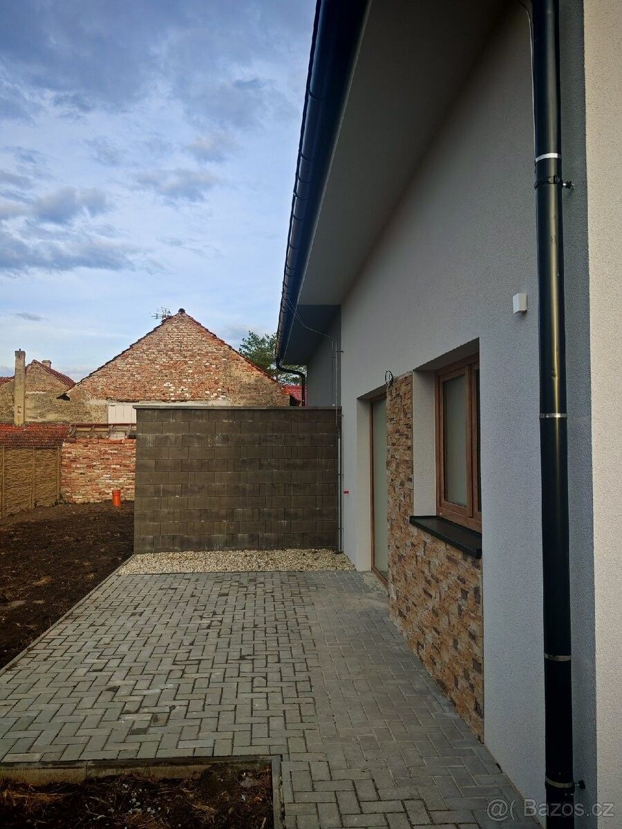 Prodej dům - Jiřice u Miroslavi, 671 78, 141 m²
