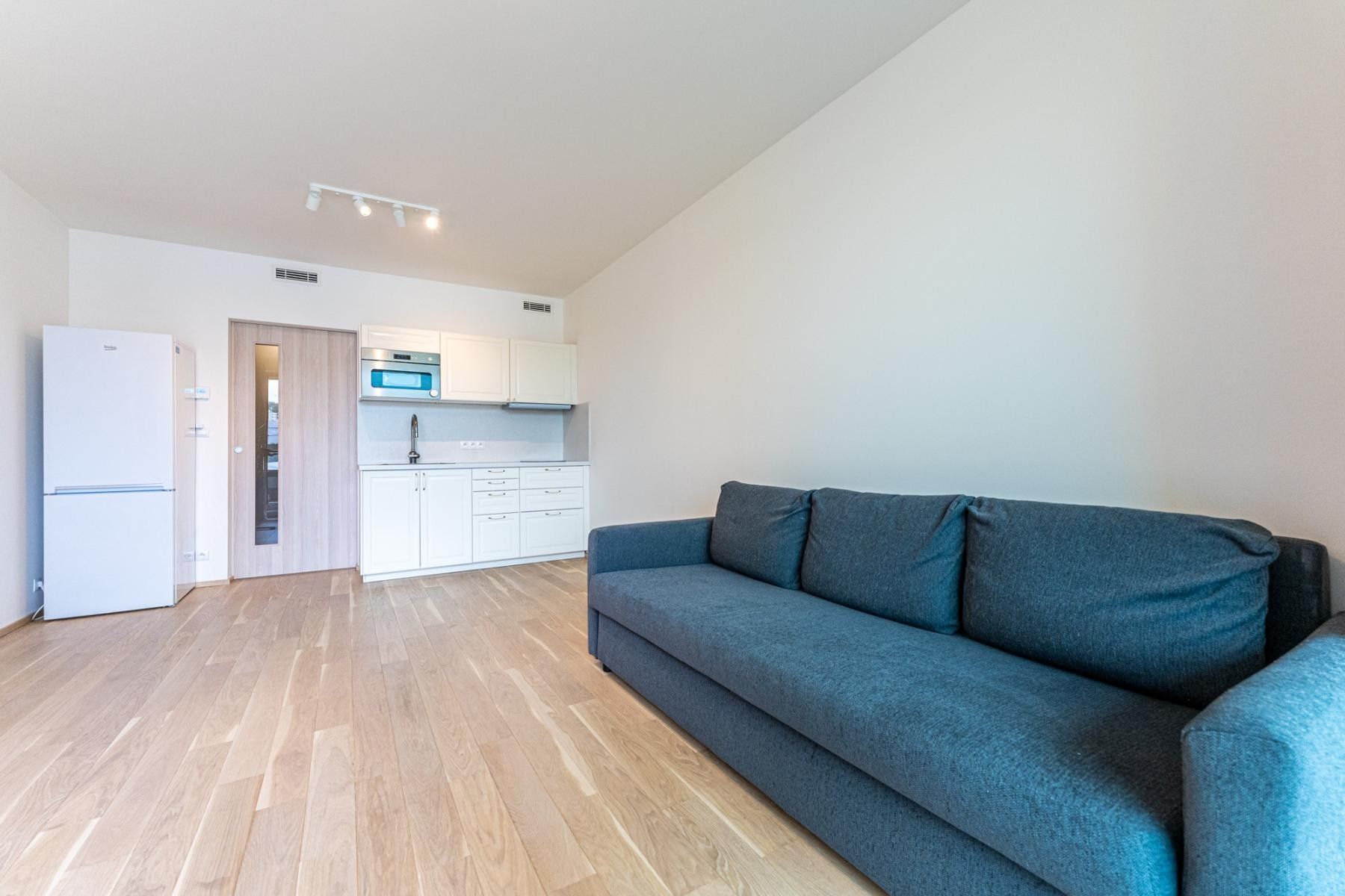 1+kk, Kurta Konráda, Praha, 33 m²