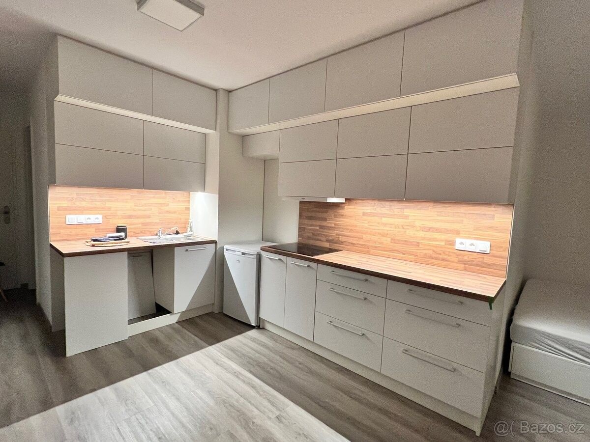 Pronájem byt 1+kk - Zlín, 760 01, 30 m²