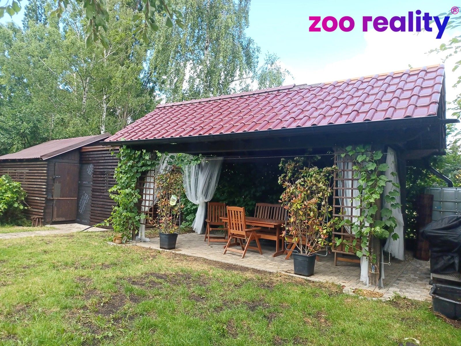 Zahrady, Chomutov, 351 m²
