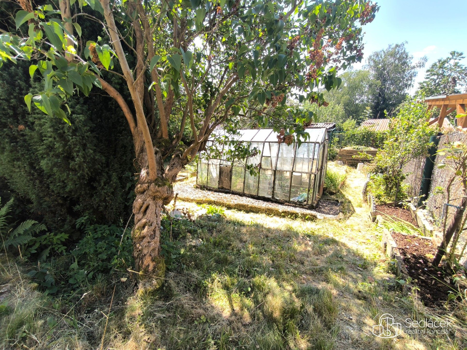 Zahrady, Okružní, Březová, 250 m²