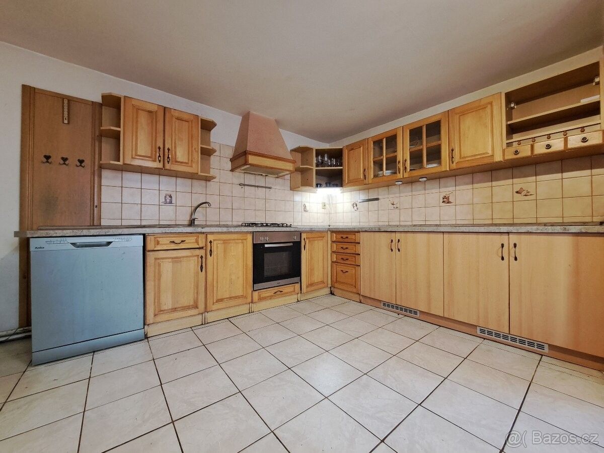 Prodej dům - Kyjov, 697 01, 120 m²