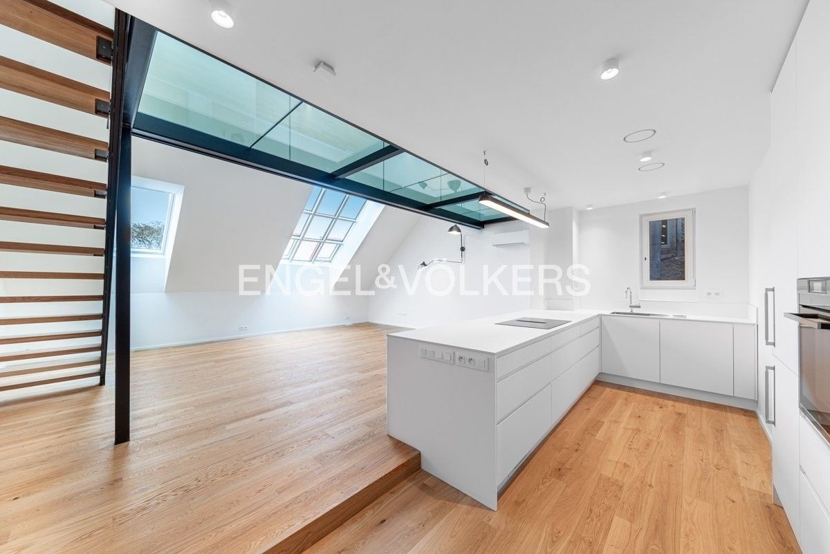 5+kk, Polská, Praha, 157 m²