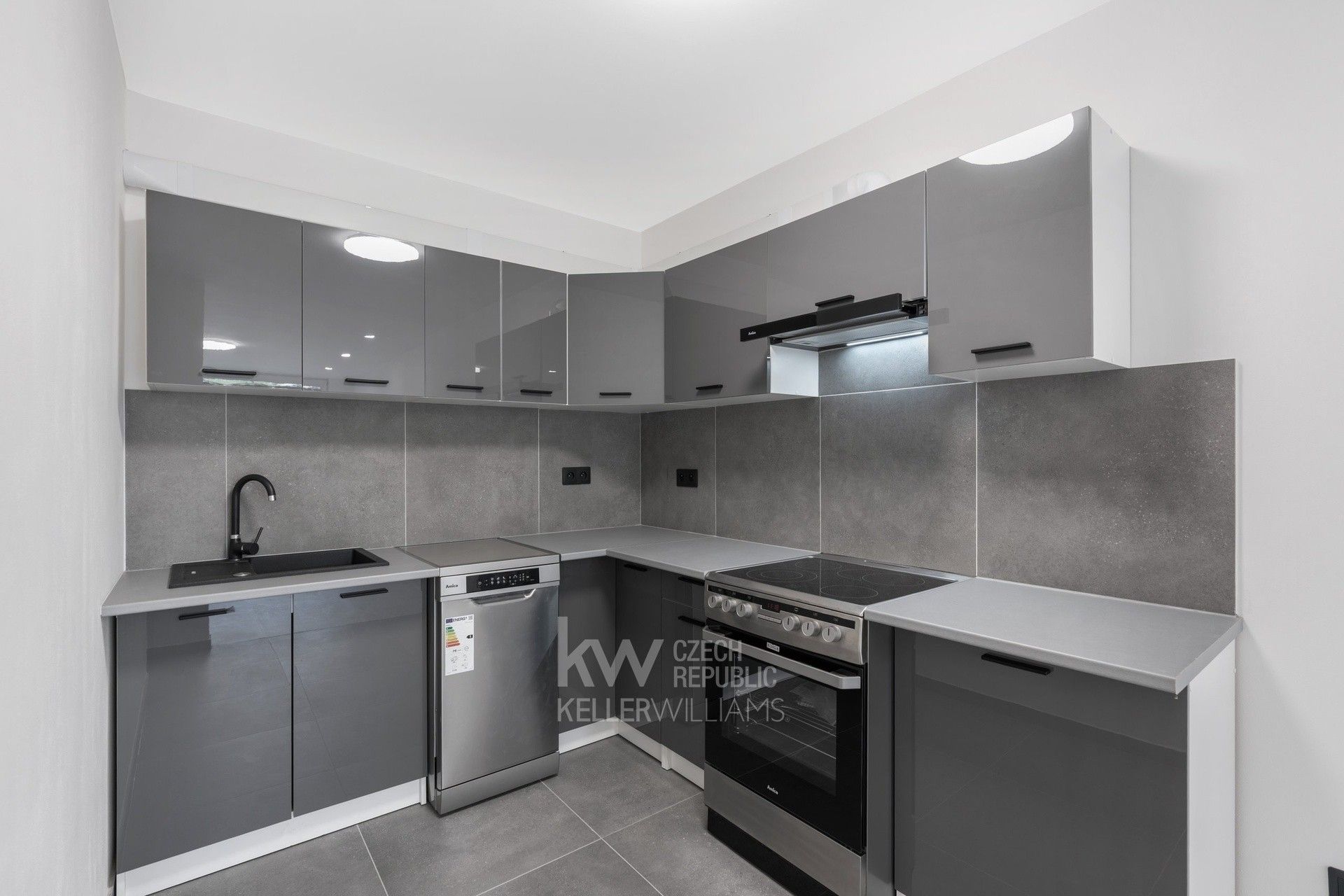 2+kk, Veronské nám., Praha, 53 m²