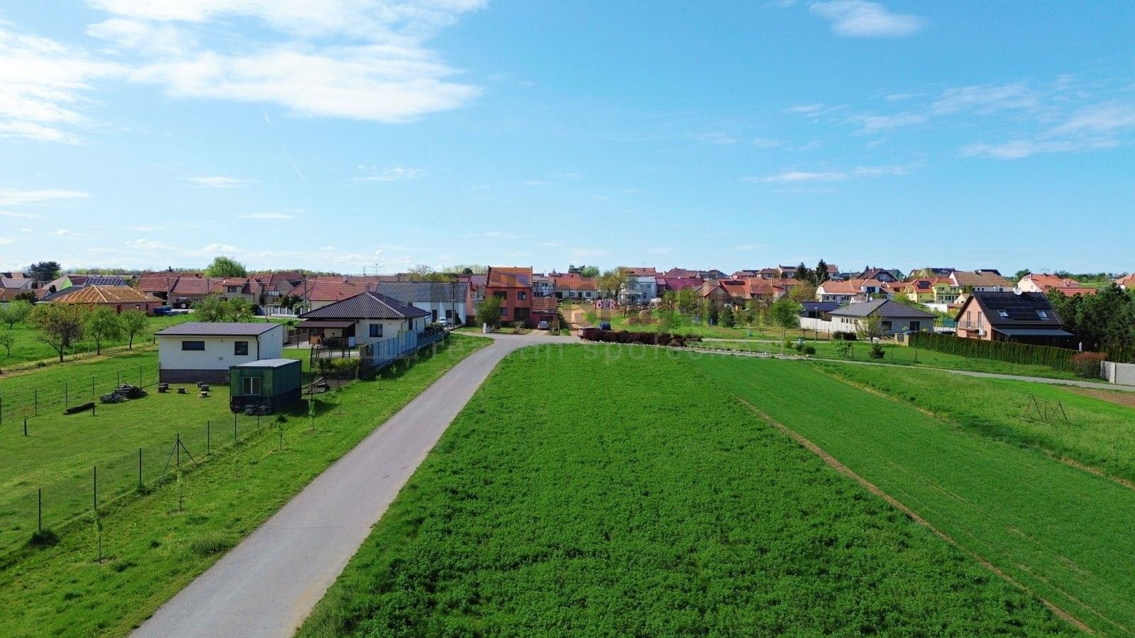 Prodej pozemek pro bydlení - Ivaň, 715 m²