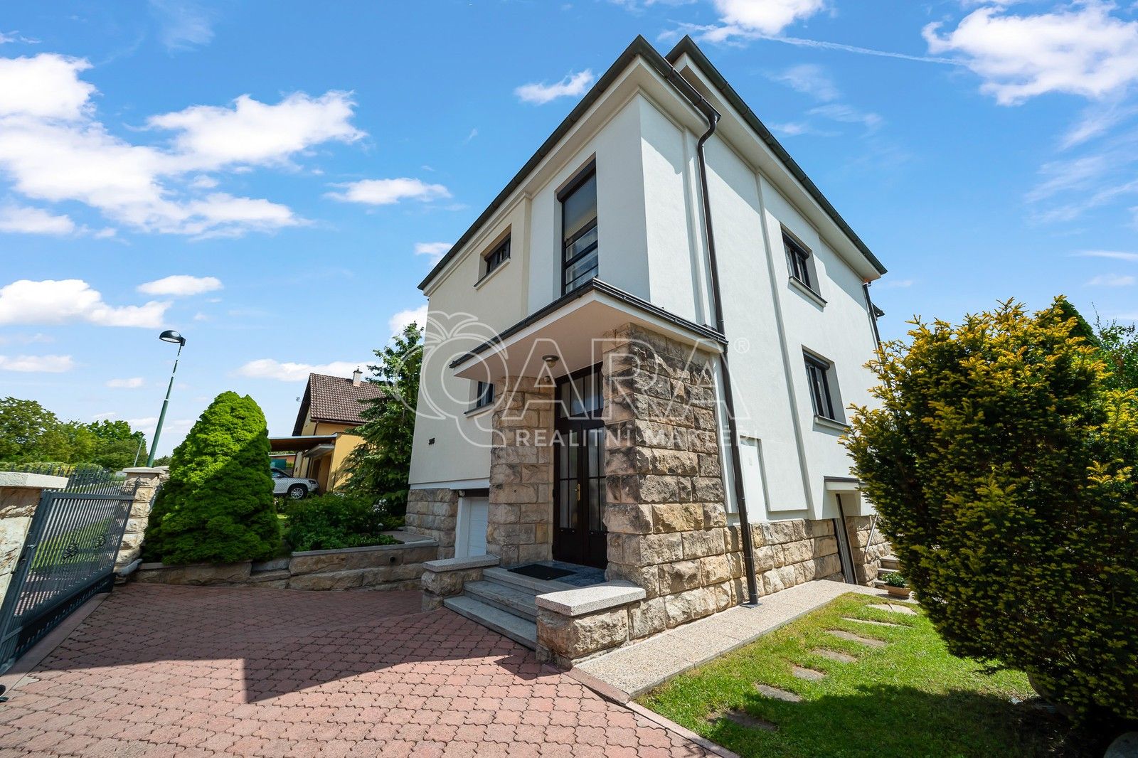 Prodej dům - Tyršova, Lázně Bělohrad, 247 m²