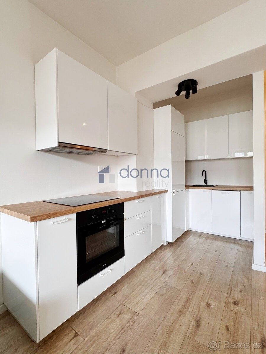 Pronájem byt 2+kk - Praha, 130 00, 56 m²