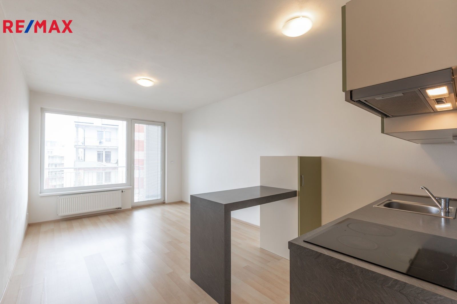 1+kk, Milotická, Praha, 32 m²