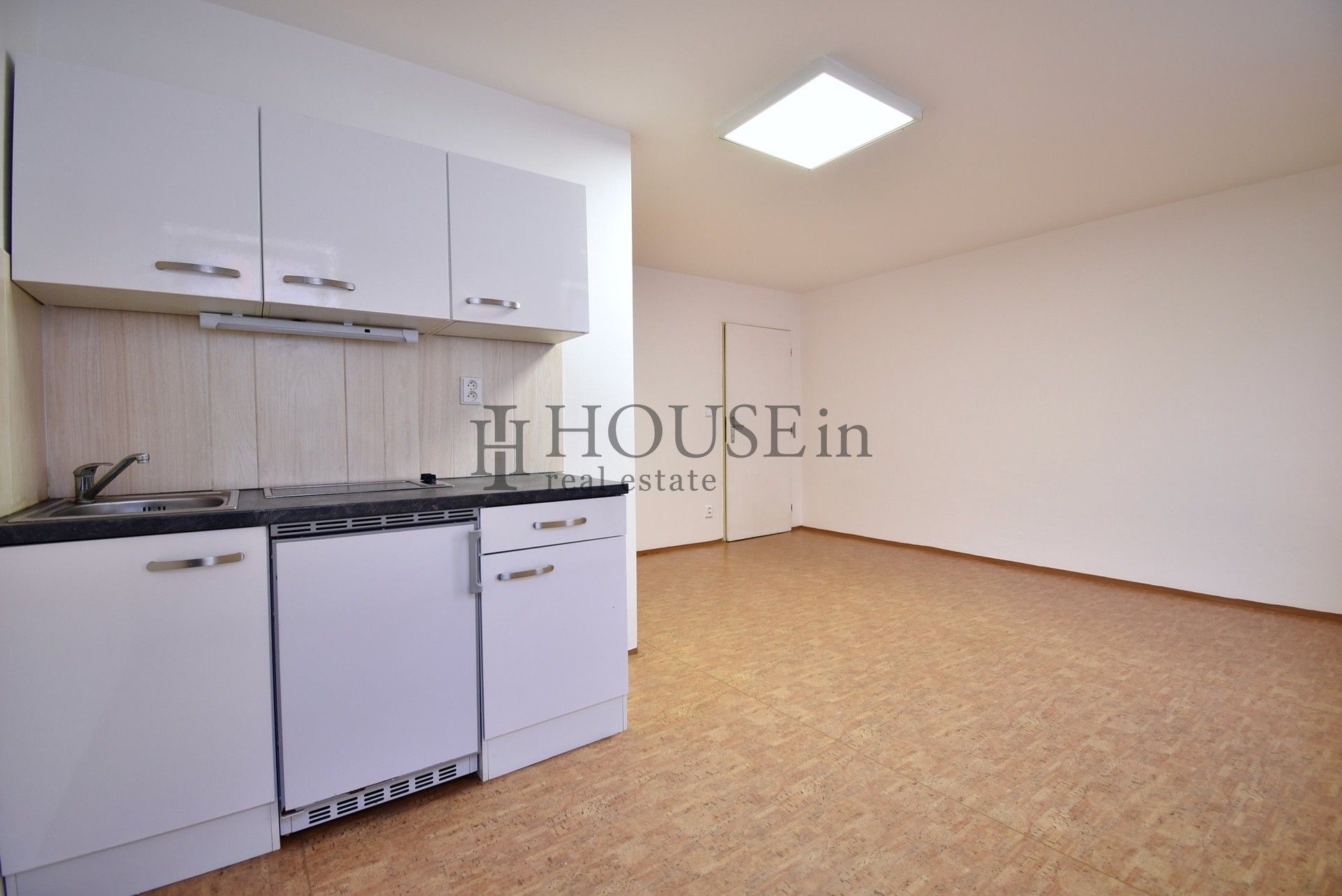 Pronájem byt 1+kk - K Rybníku, Jesenice, 19 m²
