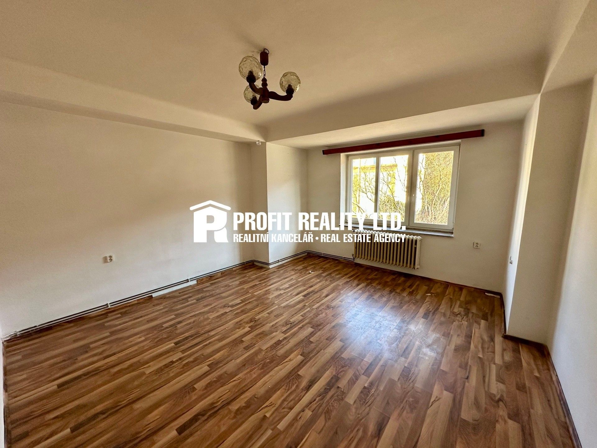 Prodej byt 3+1 - Na Louce, Králův Dvůr, 61 m²