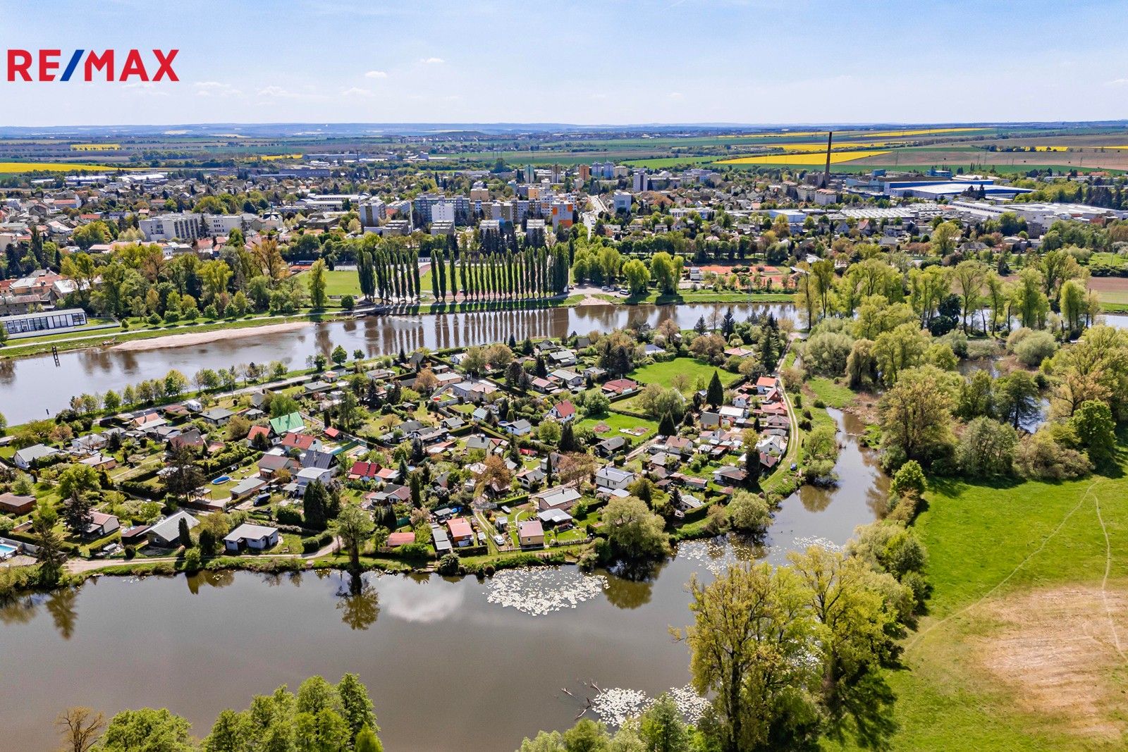 Pozemky pro bydlení, Káraný, 992 m²