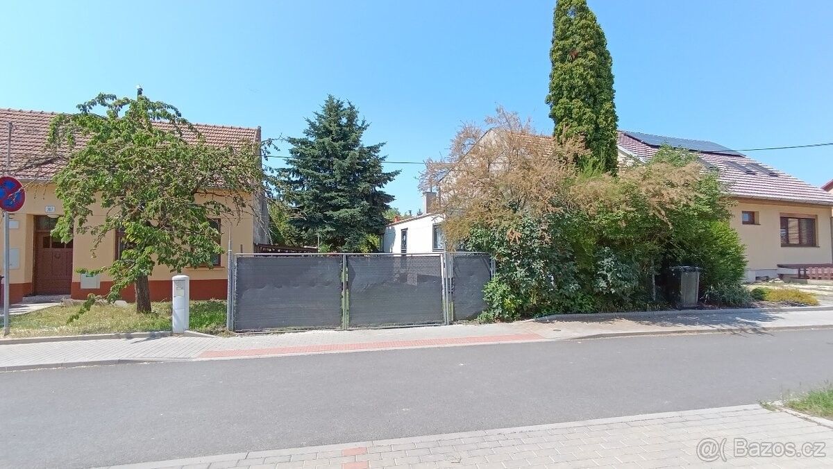 Zahrady, Sokolnice, 664 52, 2 000 m²