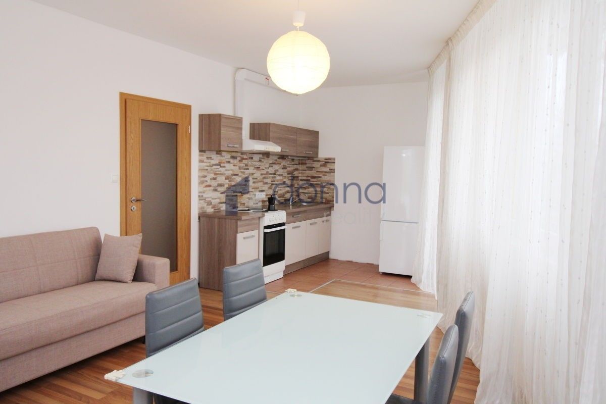3+kk, Březenská, Praha, 76 m²