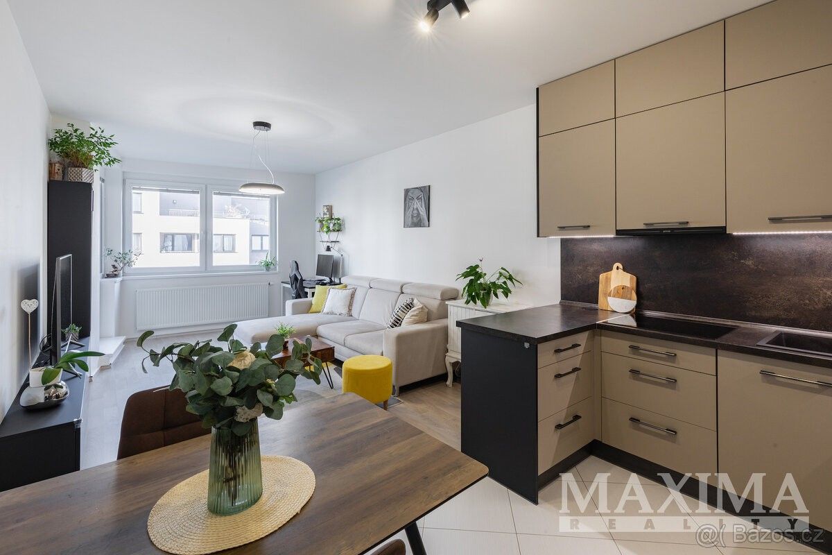 2+kk, Praha, 100 00, 54 m²