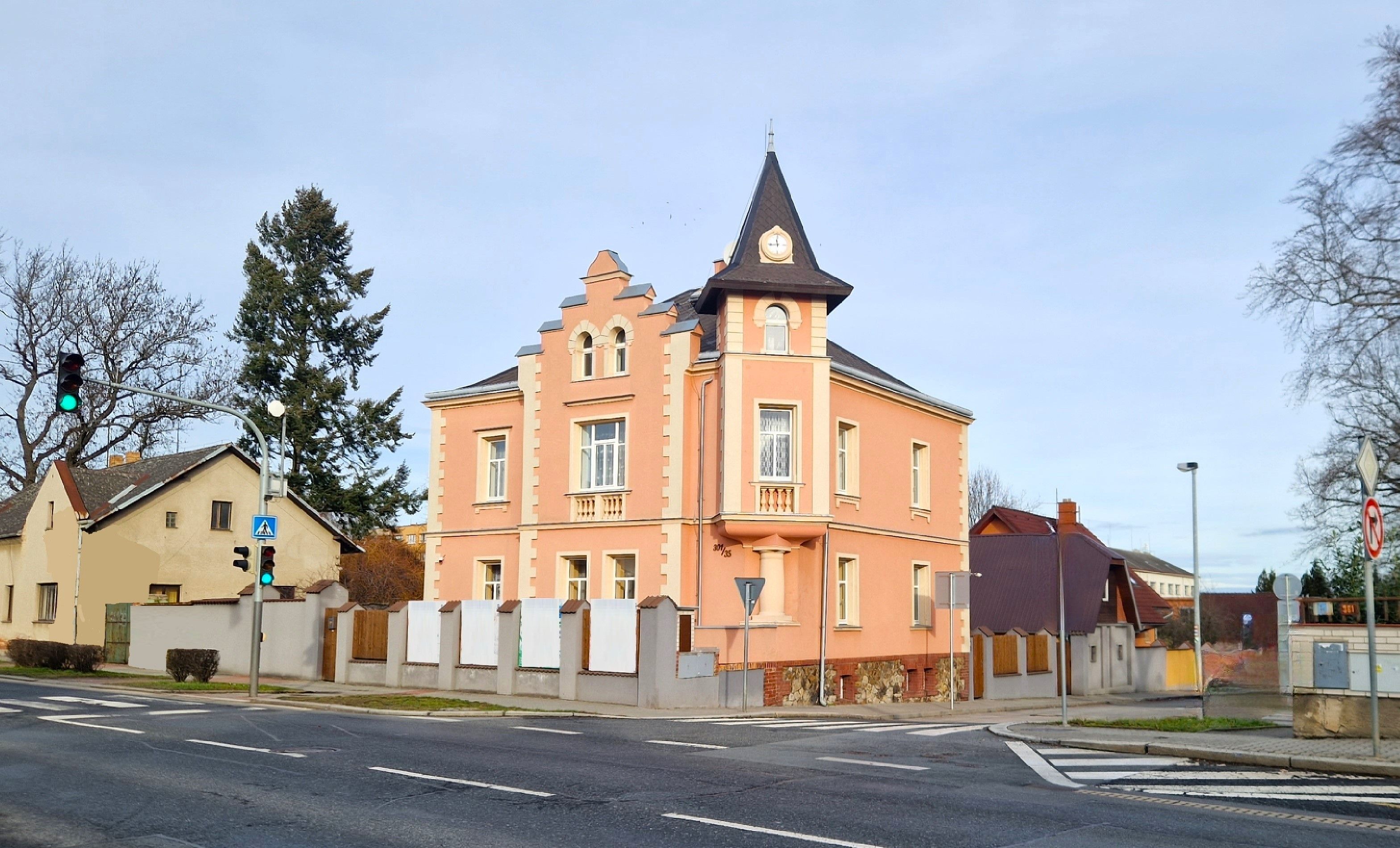 Vily, Přátelství 301/35, Praha, 480 m²