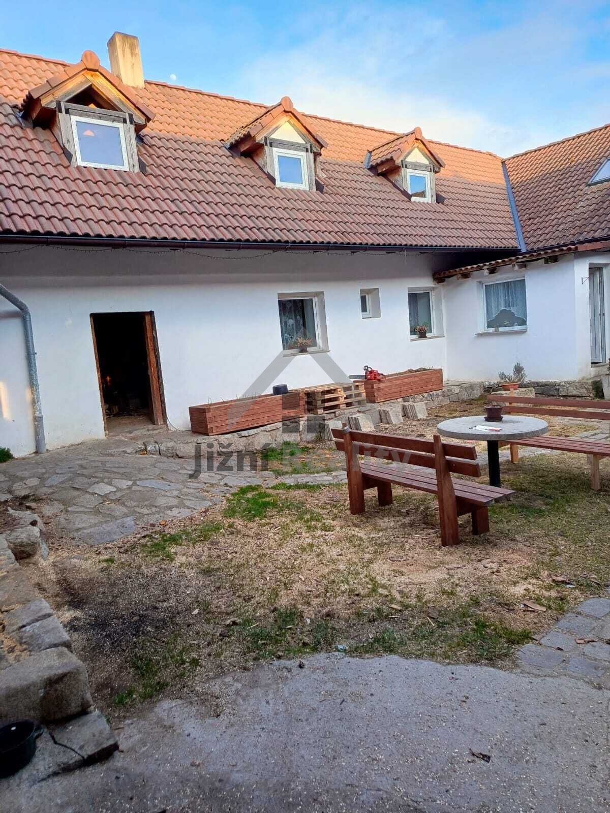 Prodej rodinný dům - Rejta, Trhové Sviny, 500 m²