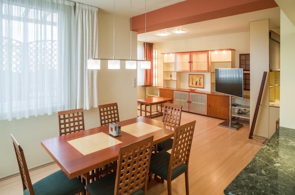4+kk, Voskovcova, Praha, 114 m²