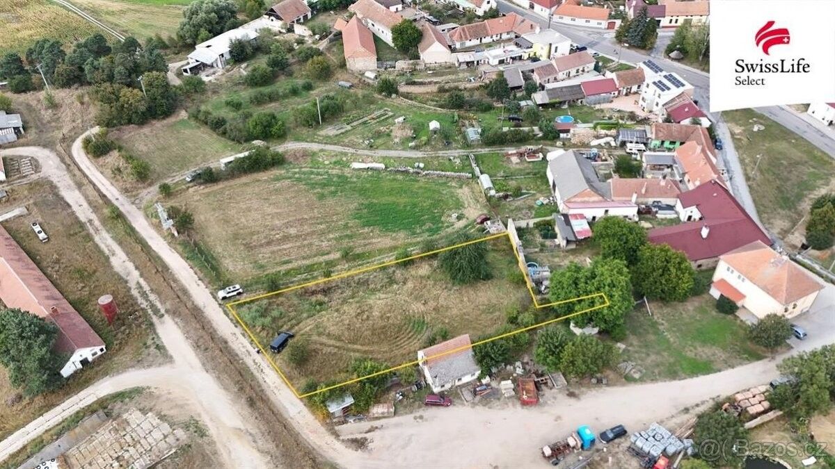Prodej pozemek pro bydlení - Hostim, 671 54, 1 858 m²