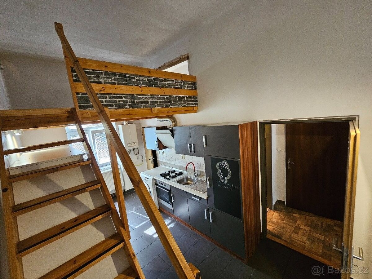 2+kk, Praha, 180 00, 40 m²