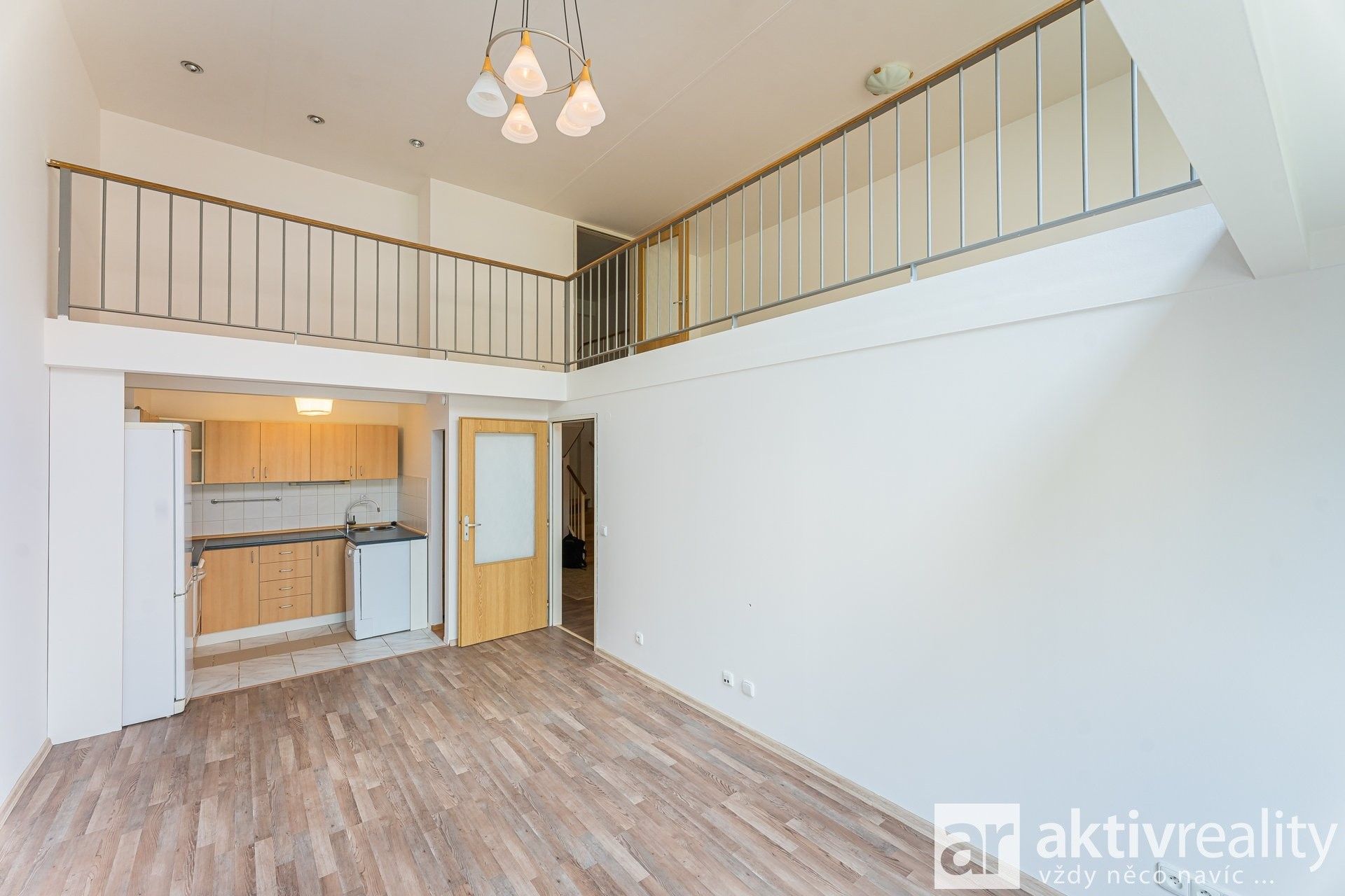 Pronájem byt 3+kk - Plovdivská, Praha, 86 m²