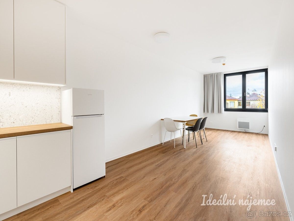 Pronájem byt 2+kk - Praha, 190 11, 55 m²