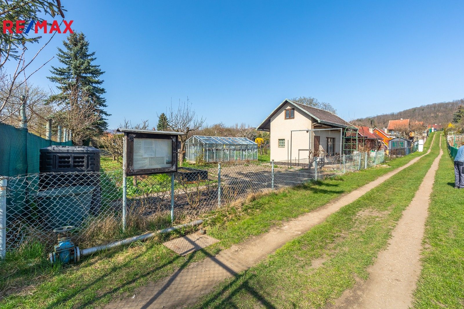 Zahrady, Chudeřínská, Litvínov, 433 m²