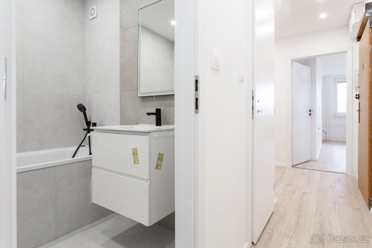 Prodej byt 4+kk - Praha, 163 00, 71 m²