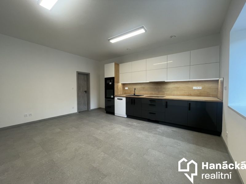 Pronájem byt 2+kk - Hulín, 768 24, 47 m²