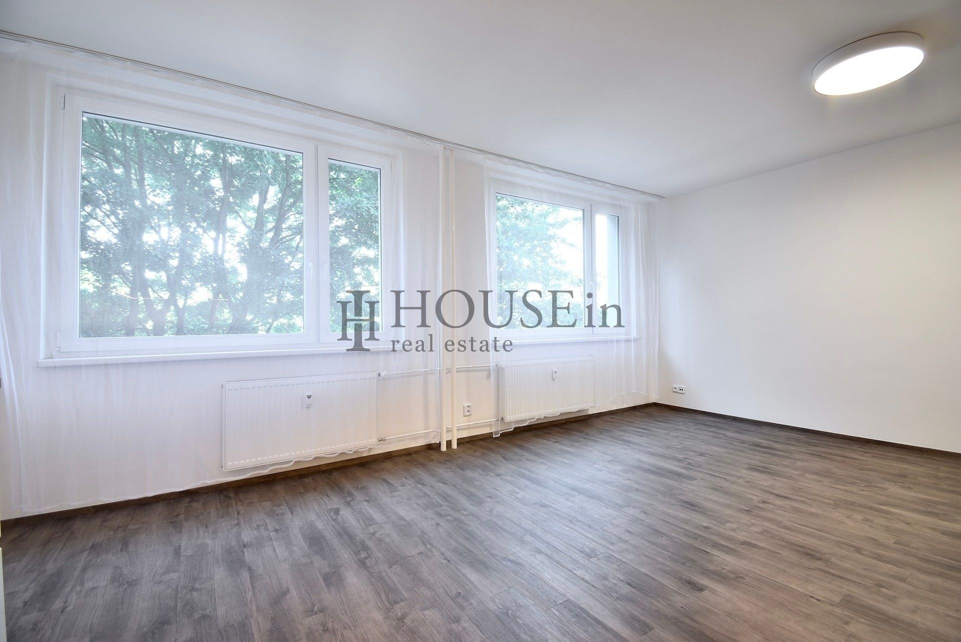 Pronájem byt 2+kk - Kettnerova, Praha, 58 m²