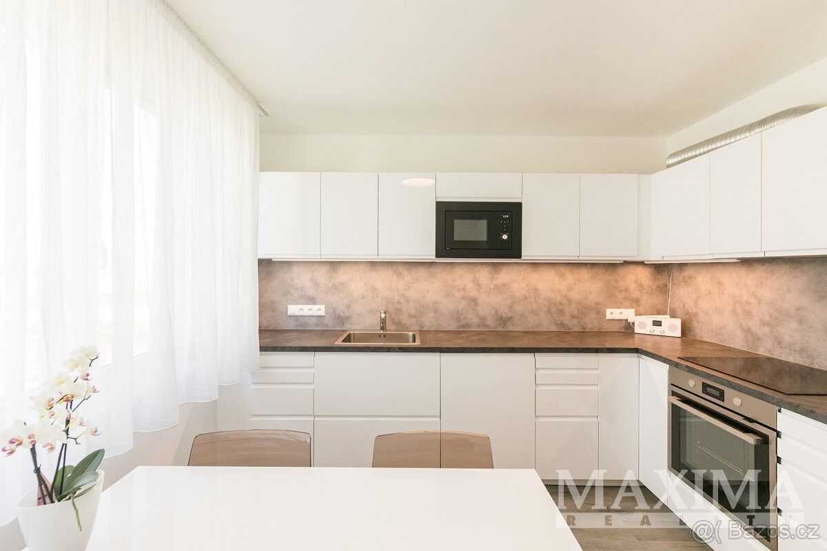 Prodej byt 4+1 - Praha, 100 00, 89 m²