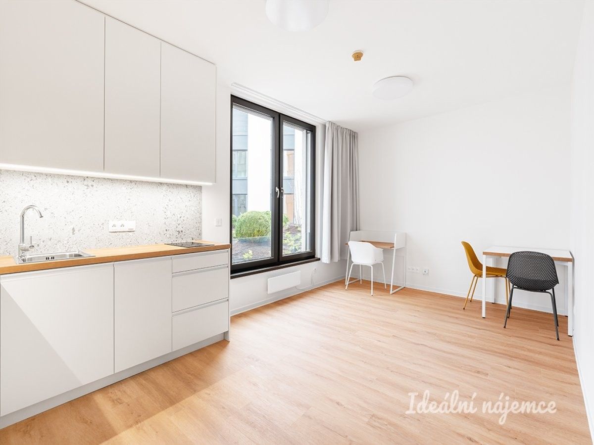 Pronájem byt 2+kk - Na Větrníku, Praha, 36 m²