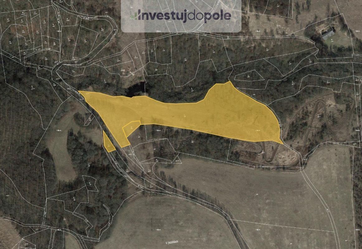 Louky, Prackovice nad Labem, 25 739 m²
