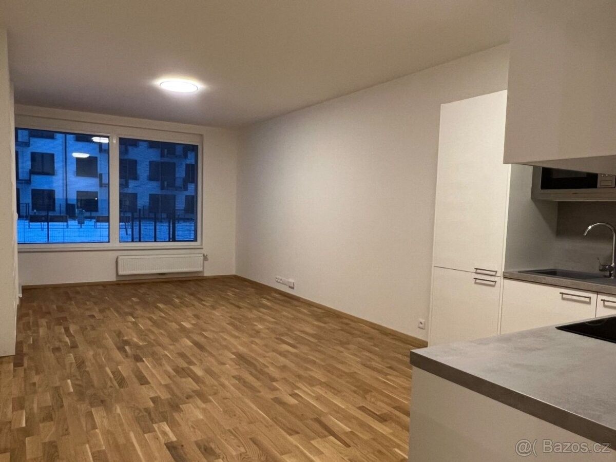 Pronájem byt 2+kk - Praha, 190 00, 66 m²