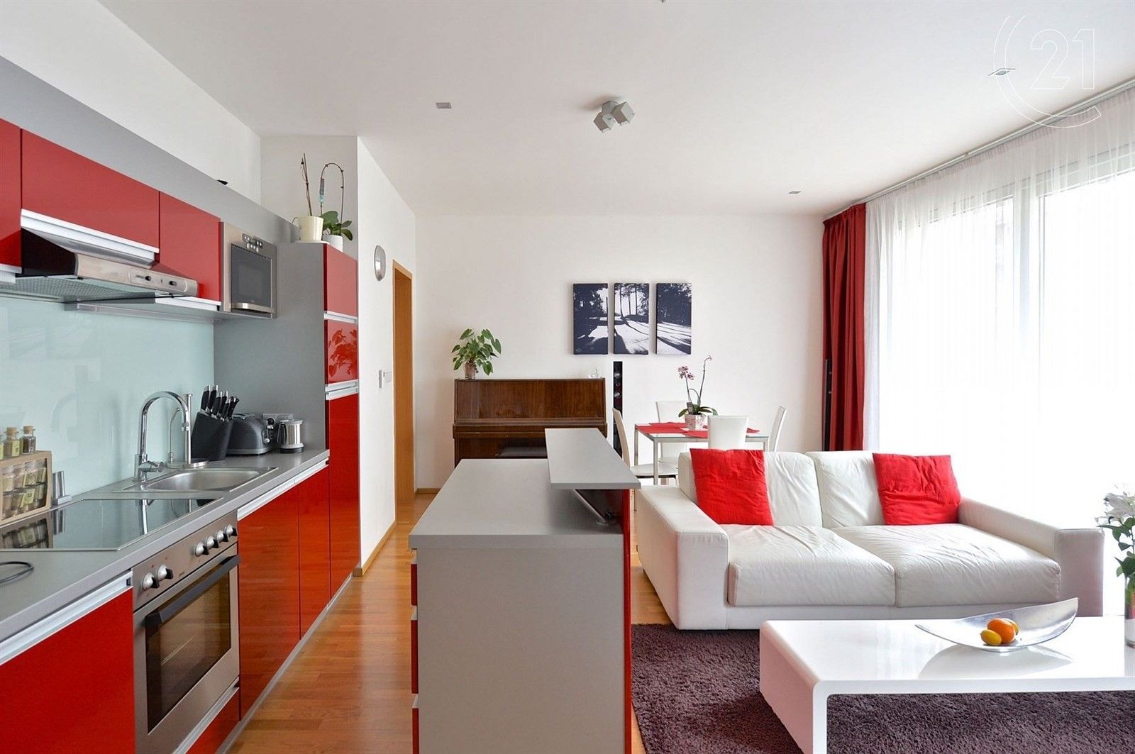 3+kk, Korunní, Praha, 78 m²