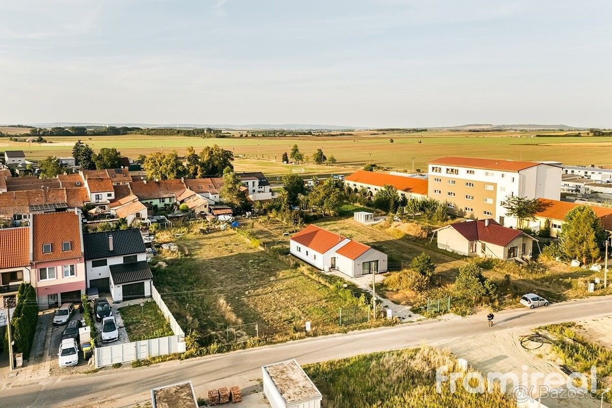 Prodej pozemek pro bydlení - Rajhrad, 664 61, 500 m²