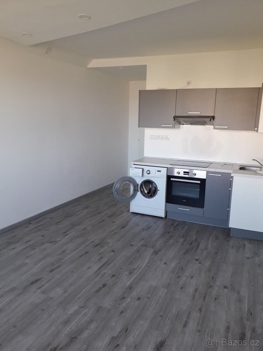 1+kk, Karlovy Vary, 360 01