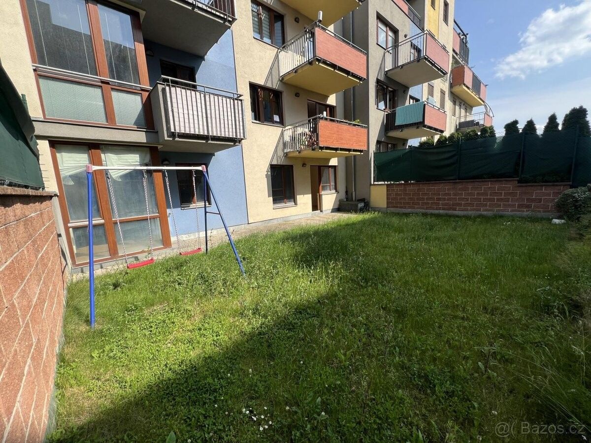 Pronájem byt 3+kk - Praha, 102 00, 84 m²