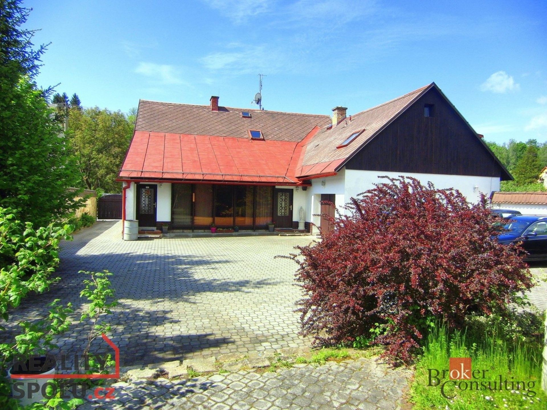 Činžovní domy, Mladé Buky, 380 m²