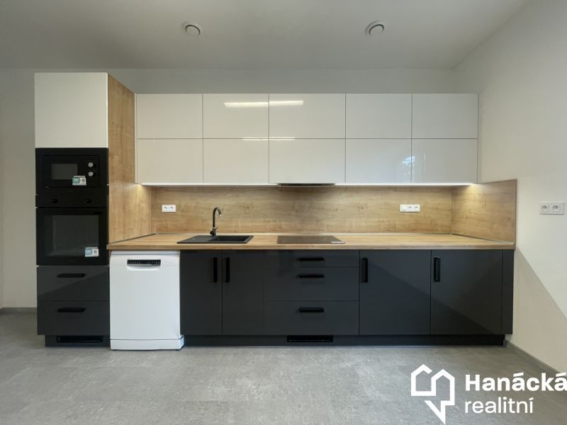 2+kk, Hulín, 768 24, 47 m²