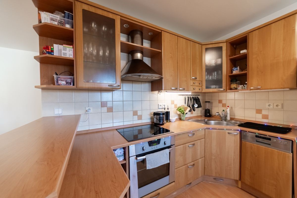 Prodej byt 2+kk - Mezi Domy, Jesenice, 54 m²