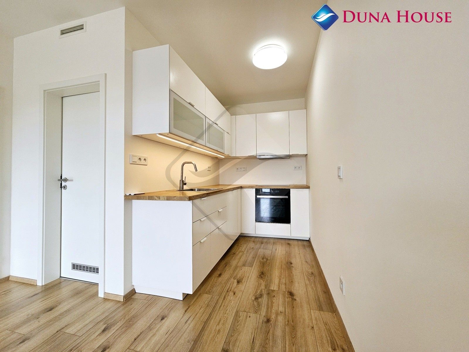 3+kk, Františka Diviše, Praha, 75 m²