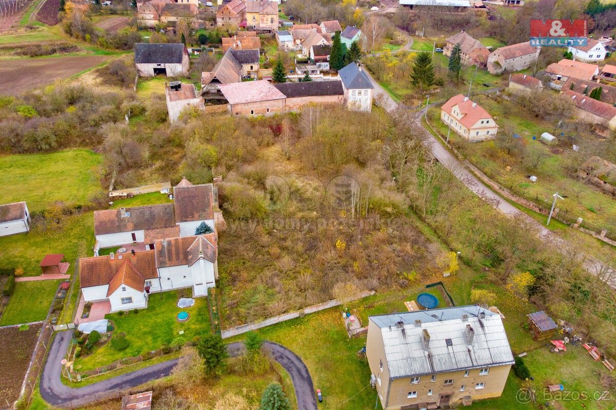Prodej pozemek - Žatec, 438 01, 1 561 m²