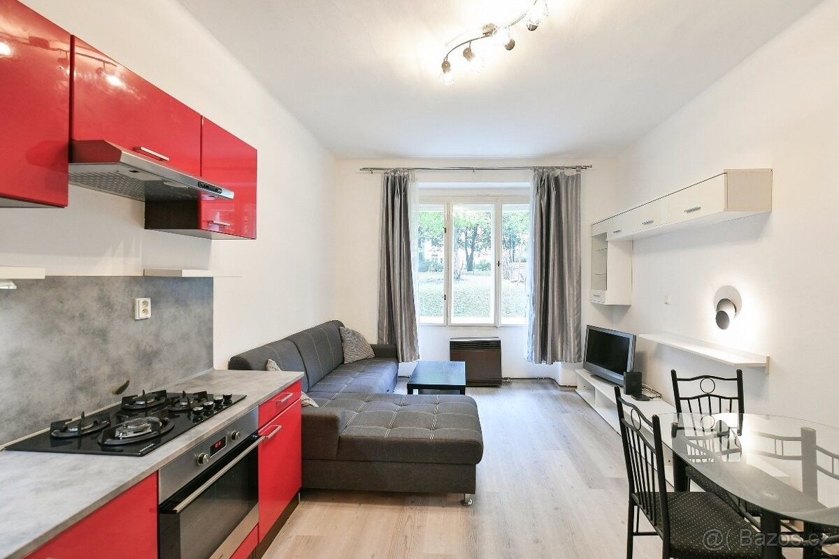 2+kk, Praha, 160 00, 36 m²