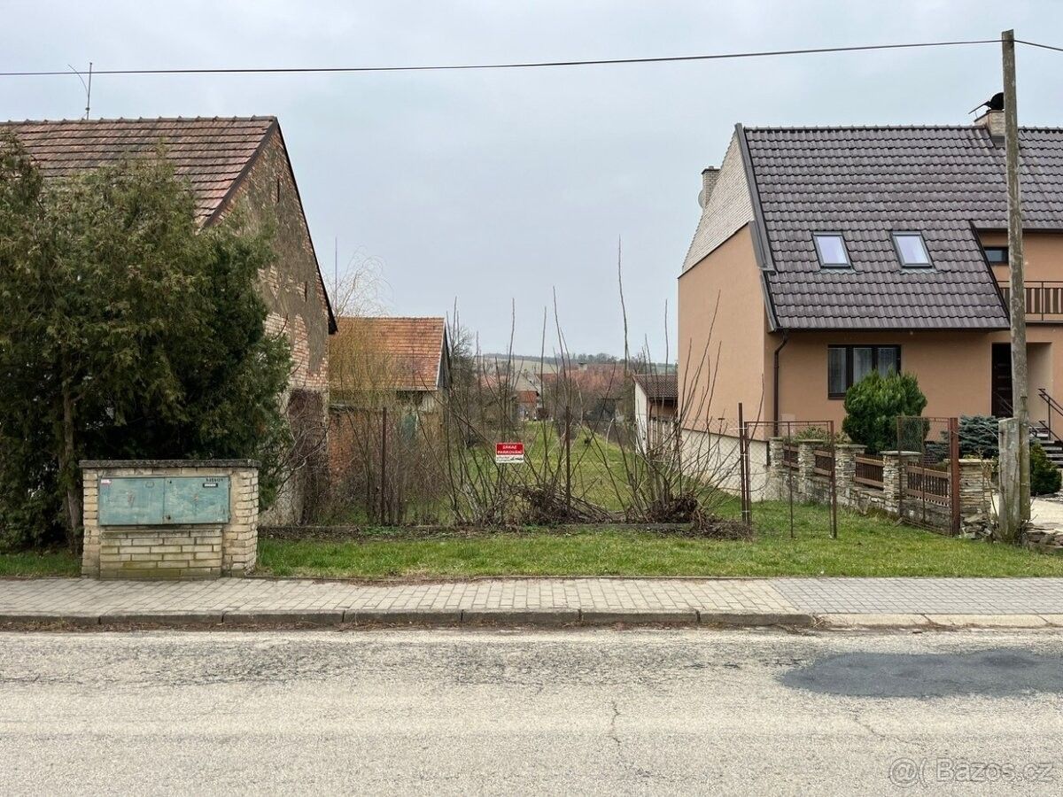Prodej pozemek pro bydlení - Lipov, 696 72, 642 m²