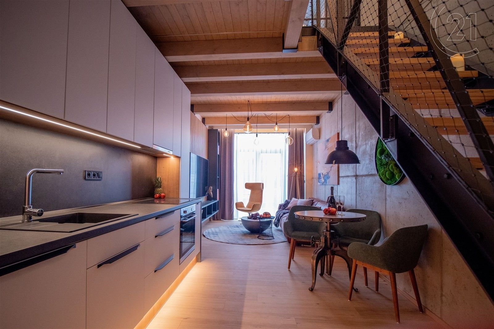 2+kk, Kolbenova, Praha, 53 m²