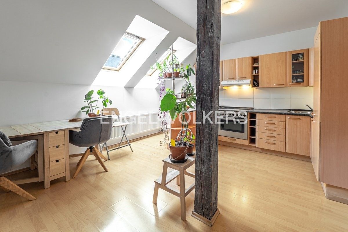 2+kk, Jana Zajíce, Praha, 42 m²