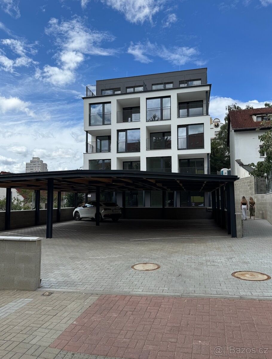 3+kk, Praha, 180 00, 49 m²